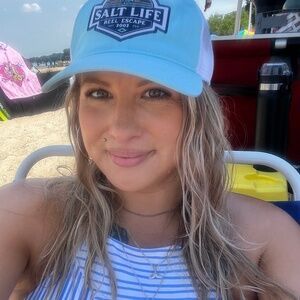 Meet your Posher, Candice